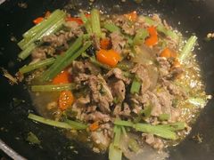 猫儿山的小黄牛-吃饭皇帝大(合生汇店)