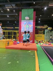 -蹦蹦跳跳(新奥购物中心店)