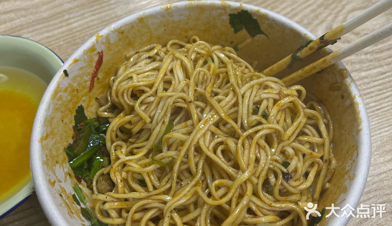 全场最佳南瓜汤，冰冰凉很解腻。0元玩转这座城