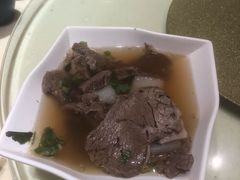 净清汤牛腩-龙记烧腊茶餐厅(常德路店)