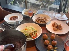 -MONICH牛排融合餐厅(和义大道购物中心店)