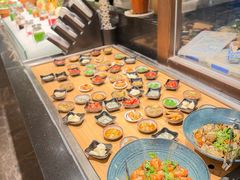 -钱小奴海鲜自助黑金店(杭州滨江龙湖店)