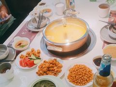 -洪氏嗨捞·广东猪肚鸡·椰子鸡火锅(西咸万象城店)