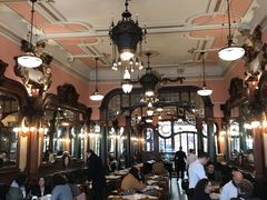-Majestic Café