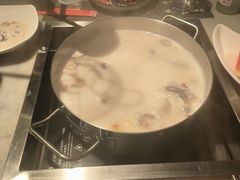 -尚尚仙·酸汤猪手·猪肚鸡火锅(华联万柳购物中心店)