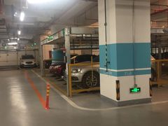 -虹桥天地-停车场