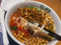 -呷佬·长沙手工米粉(金沙江路店)