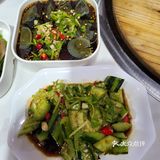 点了他家的招牌地锅鸡，确实很不错