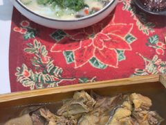 -刘姐啤酒鱼民族演艺餐厅(西街总店)
