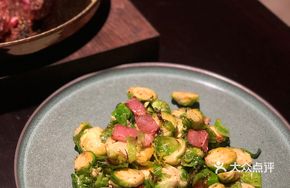 Cabbage Stir-Fried with Bacon