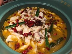 老坛酸菜鱼-周渝食惦·酸菜鱼精致川菜(横岗店)