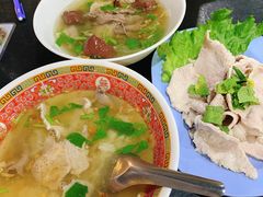 -席娜卡琳火车铁道夜市