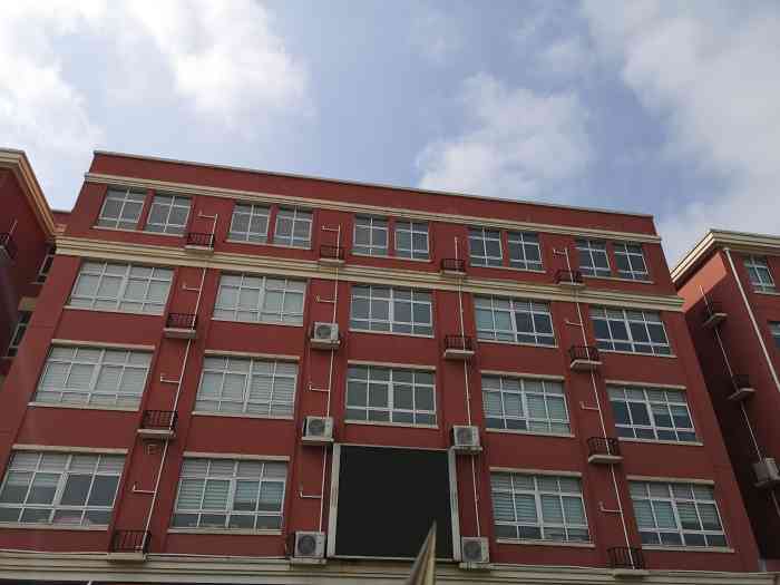 顾路中学(金钻校区)-"小朋友来这里考试的,环境还可以.没有停车.