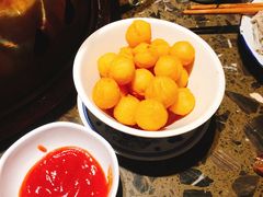 -沪小二炭火蛙锅(淮海中路美食不夜城店)