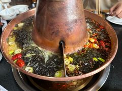 -果松木炭酸菜铜火锅·外婆参鸡汤