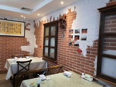 包厢-何记面馆(龙泉山店)