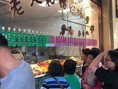 等位区-老人和饭店(淮海中路店)