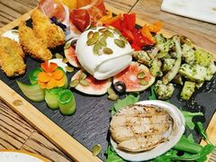 马苏里拉拼盘-ALLORA意大利餐厅(丰盛里店)