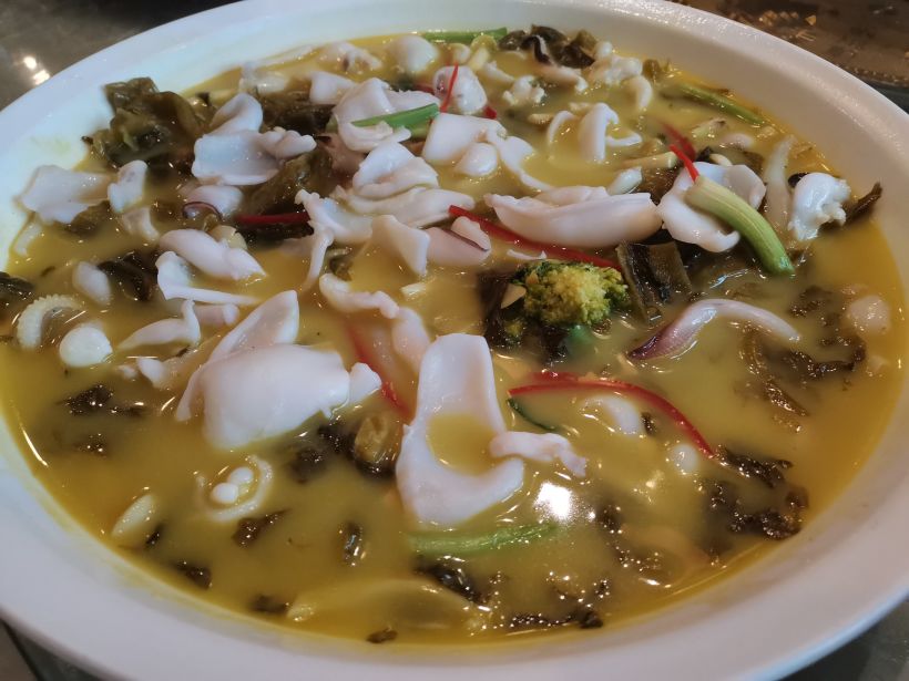 酸菜乌贼第一次吃,很鲜,也很大份