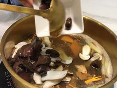 -阿鹏故事野生菌火锅(古城店)