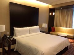 -上海龙之梦万丽酒店