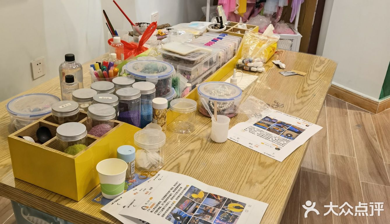 在南沙悠方竟然开了一家小孩子跟大人一起互动的店