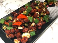 秋葵牛肉粒-八大碗·地道东北菜(佳兆业店)