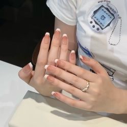 -赢韵美甲美睫瑞士净斑中心