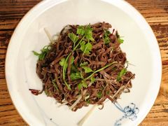 水芹菜苗拌黑豆腐丝-四季民福烤鸭店(前门廊房二条店)