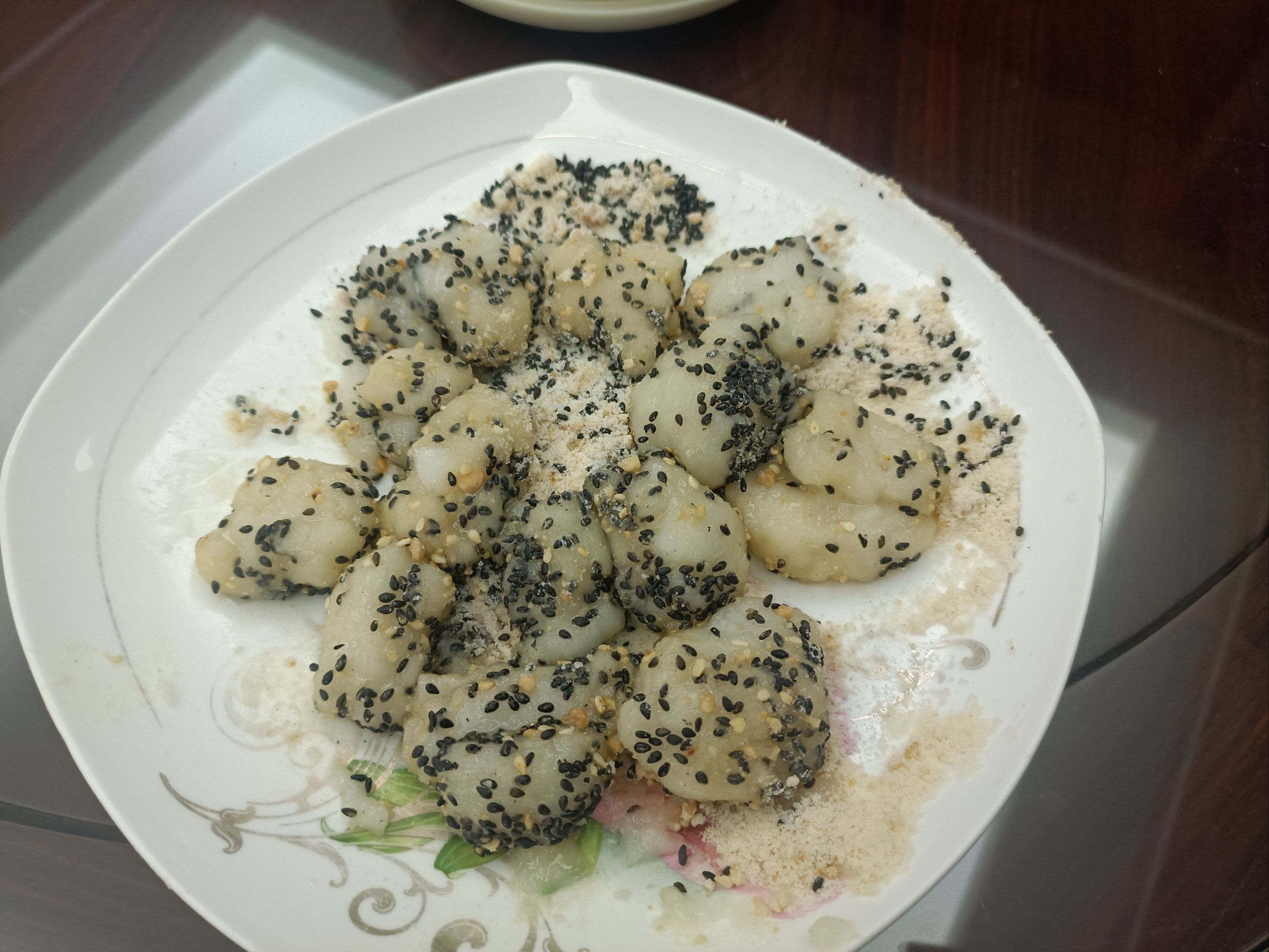 有的地方也叫做"落汤钱",是潮汕有名的小吃,软软糯糯的,非常好吃[亲亲