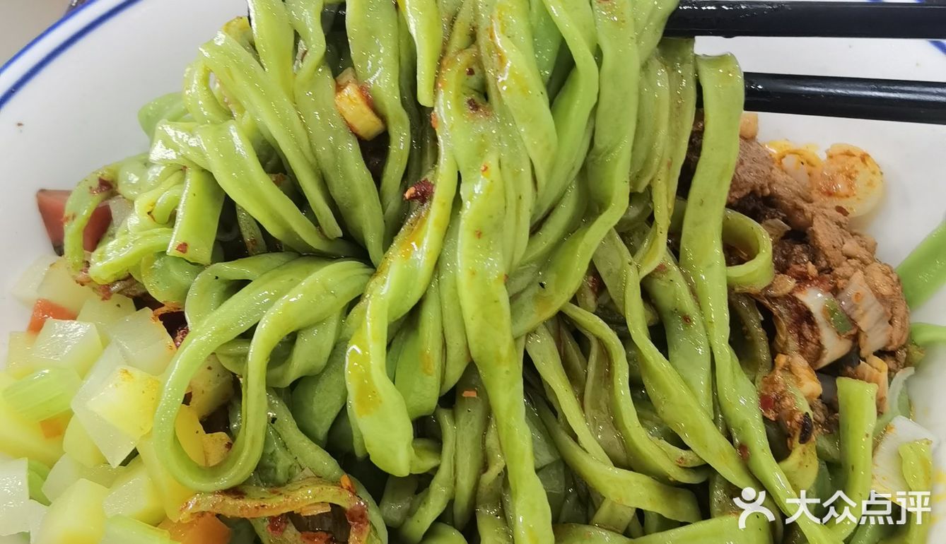食在不懂我就问 就在小区附近的一家路边面店