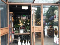 门面-临界音乐酒馆·小龙虾·江湖菜(华熙LIVE·鱼洞店)