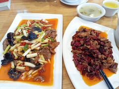 -兔行天下-鸿鹤鲜锅兔(中海国际店)