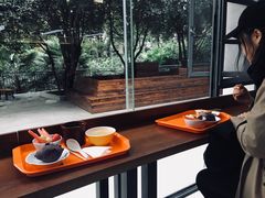 靠窗位-梅园食堂