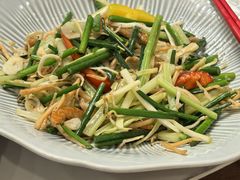 韭菜些香芹炒-朱仔记食府(江南大道店)