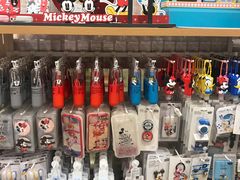 -名创优品(北京新中关购物中心地铁层店)