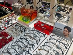 -美式眼镜·授权蔡司.依视路.尼康.豪雅.明月(人民广场店)