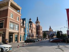 -王府井奥莱棋盘山小镇