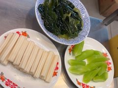 -肖婷姐大铁锅重庆火锅(南湖店)