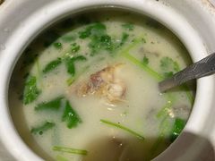 砂锅鱼头汤-和记小菜(大宁店)