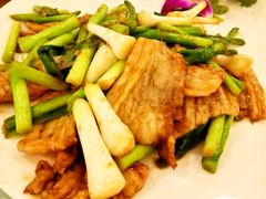 生蒜炒腩肉-新溢香国际酒店-中餐厅