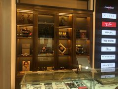 -回瑞眼镜·蔡司·依视路官方授权店(广益路万达店)