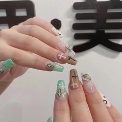 -Yue color 悦彩美甲美睫工作室