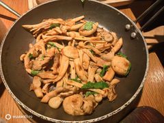橄榄油煎三种菇-庆春朴门(前滩太古里店)