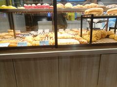 面包甜点陈列柜-天母蓝鸟烘焙·蛋糕·下午茶(时代城广场店)