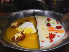 -湊湊火锅·茶憩(南京东路悦荟店)