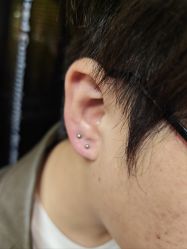 -鳌首刺青纹身 穿孔饰品店