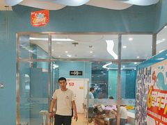 -Swim斯卫姆国际儿童游泳中心(红博中央公园店)