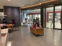 -星巴克臻选(深圳龙华红山天虹店)