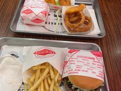 蘑菇牛肉汉堡-FATBURGER 特富客汉堡(外交公寓店)